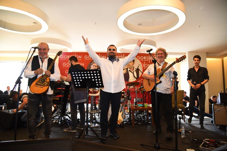Türkiye’nin Müzik Kahramanları, Yaşar ve Grup Gündoğarken ilk kez aynı sahnede!