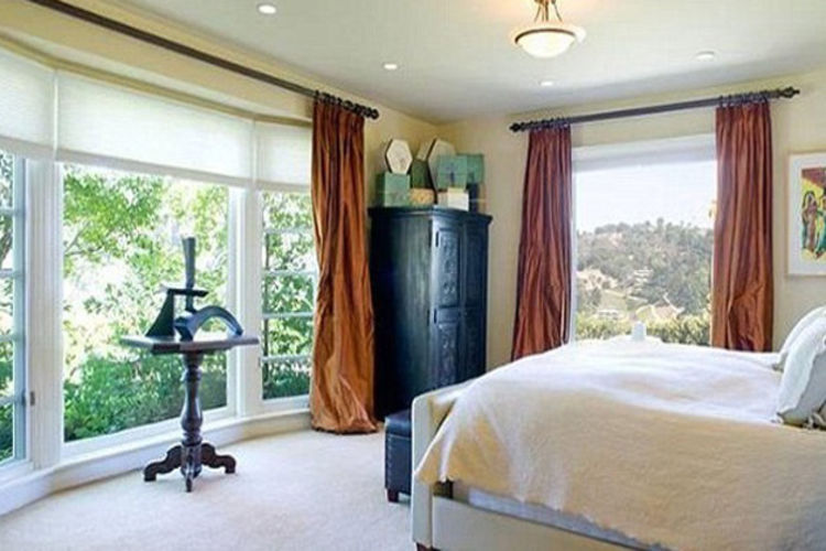 Adam Levine Beverly Hills’teki evini satıyor!
