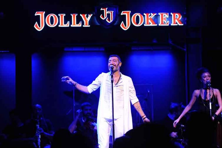 Jolly Joker İstMarina’da Hakan Altuğ Rüzgarı Esti