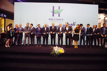 İzmir’in yeni cazibe merkezi Hilltown Karşıyaka kapılarını açtı