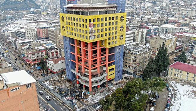 Kahramanmaraş’da bulunan ‘Dünyanın en saçma binası’ yıkılıyor!