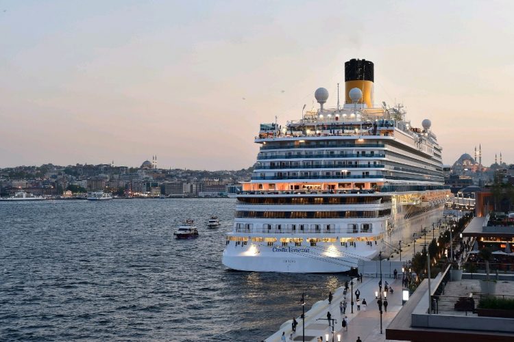 Galataport İstanbul, tarihin en büyük kapasiteli yolcu gemisi Costa Venezia’nın ilk durağı oluyor