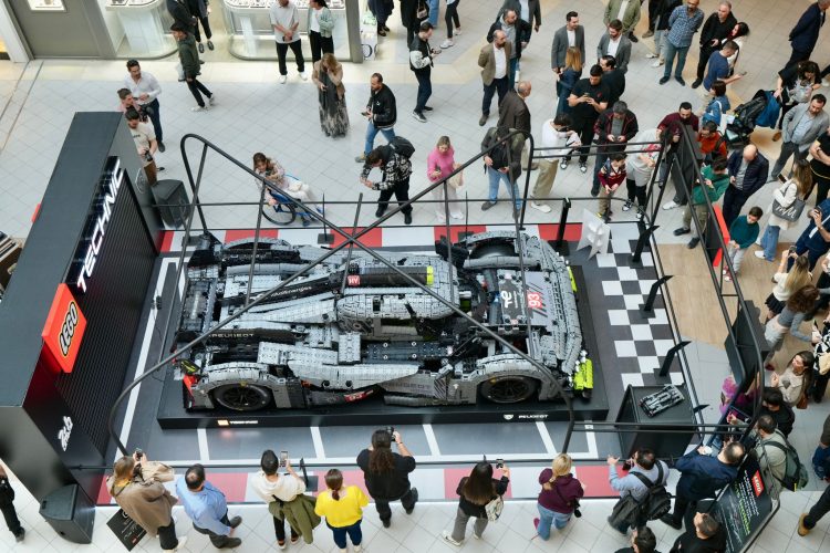 Peugeot’dan yenilikçi Leans yarışçı LEGO parçalarıyla sadece 24 saatte yeniden üretildi
