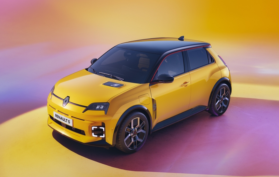 Renault&#8217;taki elektrik devriminin yeni yüzü: Renault 5 e-tech %100 elektrikli