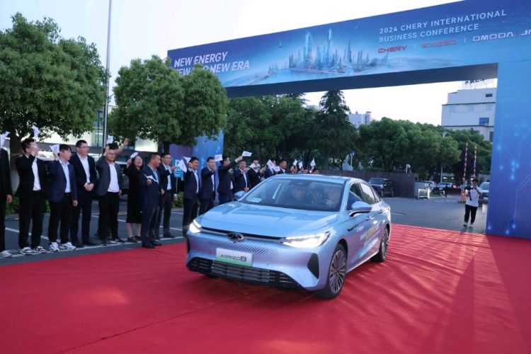 Chery ARRIZO 8 PHEV Dayanıklılığını 1214 Kilometrelik Uzun Yol Testiyle Kanıtladı!